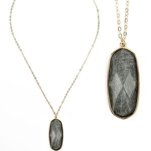 Facet stone pendant necklace

    ￼ Color: GDGY
 